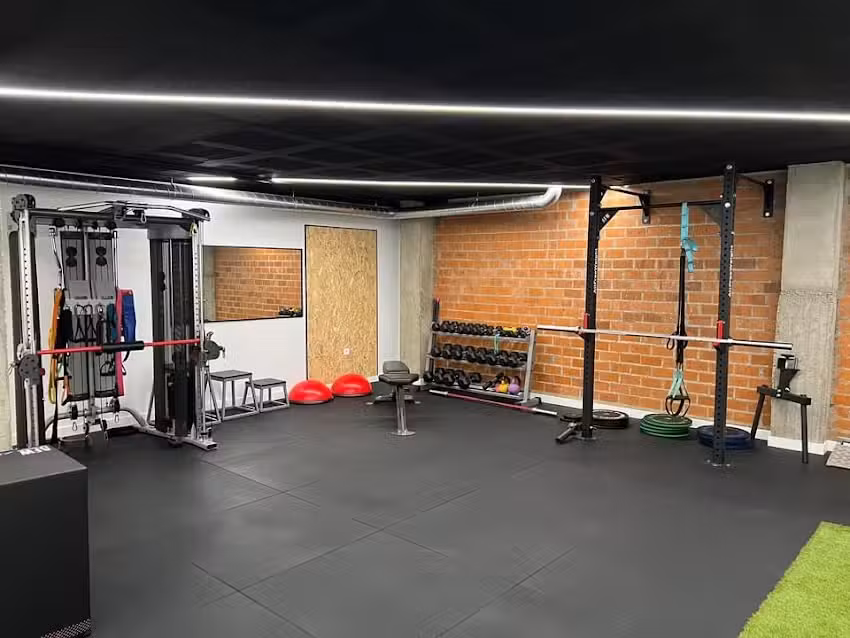 AM PILATES & TRAINING STUDIO