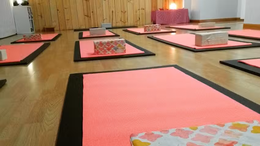 ananda.má. Yoga, Terapia, Maternidad, Cursos y Talleres en Segovia