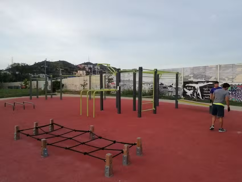 Antiguo Muro Buen rollo by tadeo.cat Actuality Peace war