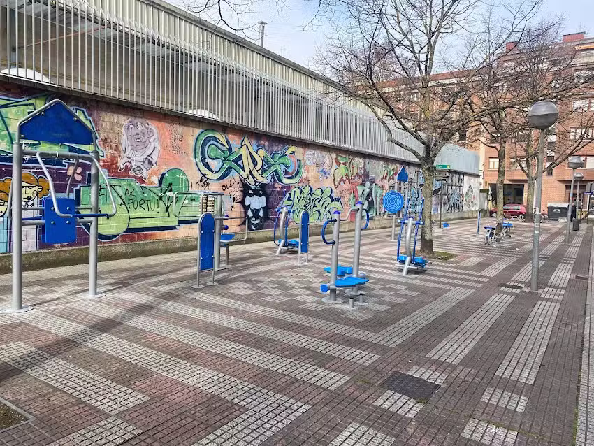 Aranbizkarreko osasun parkea / Parque de salud Aranbizkarra