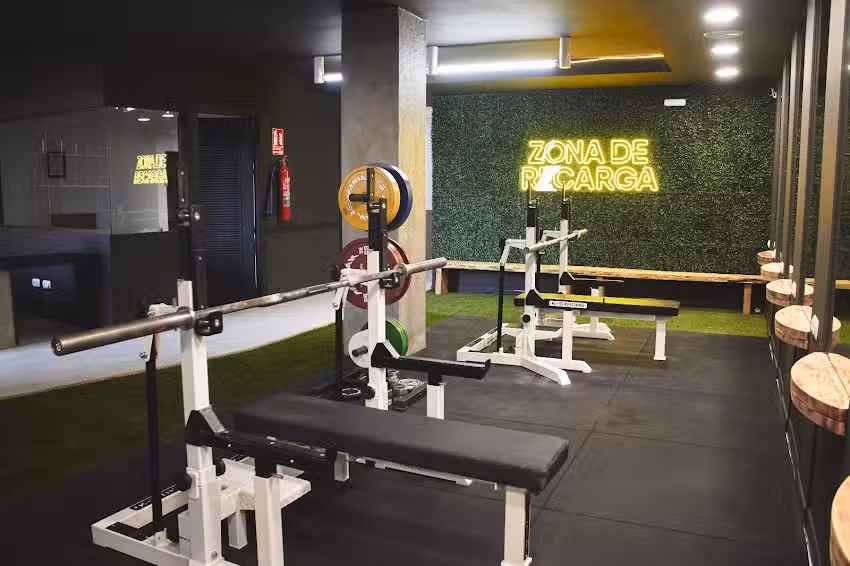 Atlas Montilla. Centro deportivo, tienda de suplementaci&oacute;n y ropa deportiva.