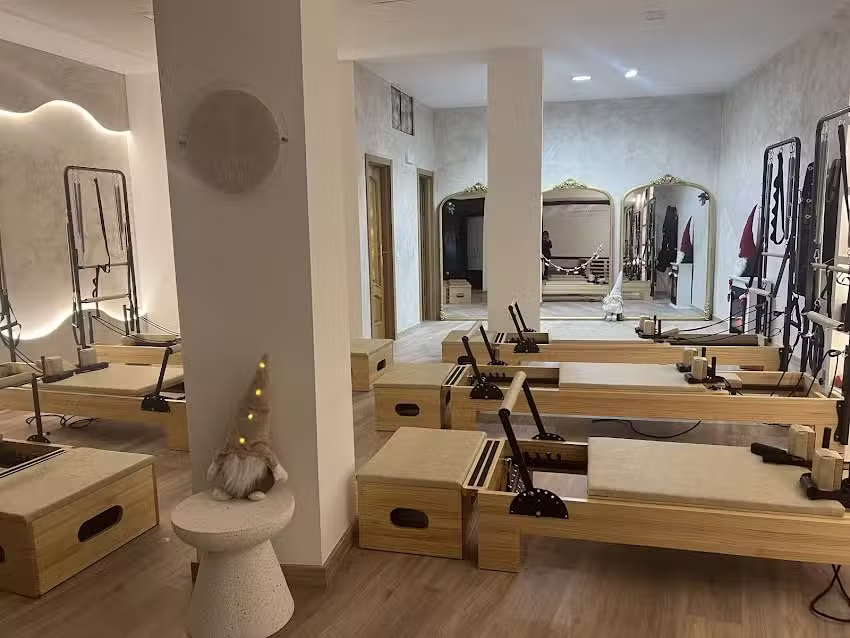 Aura Vital Pilates Reformer