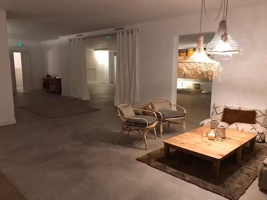 blanc yoga Les Corts