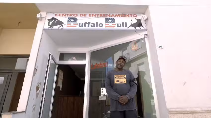 Buffalo Bull Centro De Entrenamiento