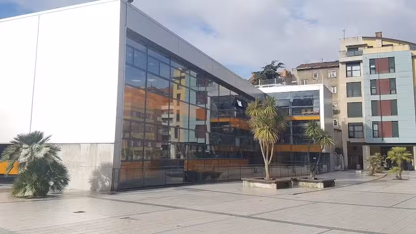 Centro de Deporte y Ocio Azcárraga de Supera