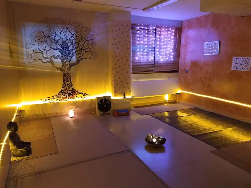 Centro de Yoga Umetoki: adultos, niños y adolescentes en Zizur Mayor.