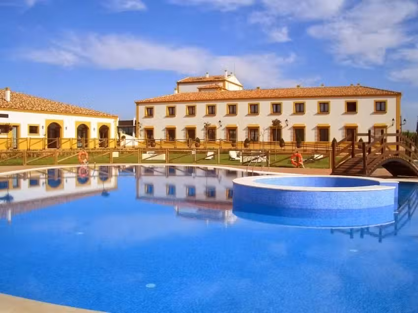 Centro Deportivo Las Cigueñas-Hotel Cortijo Santa Cruz