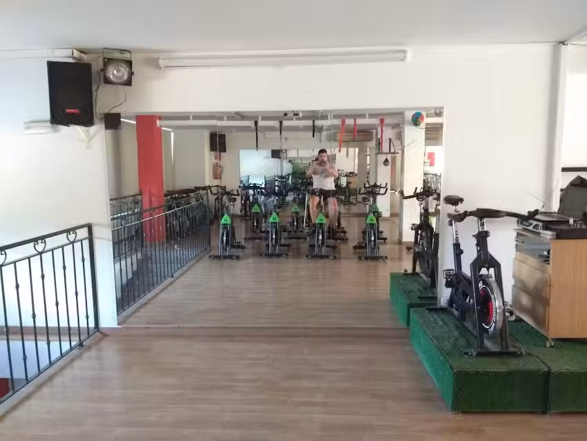 Centro deportivo OZONO