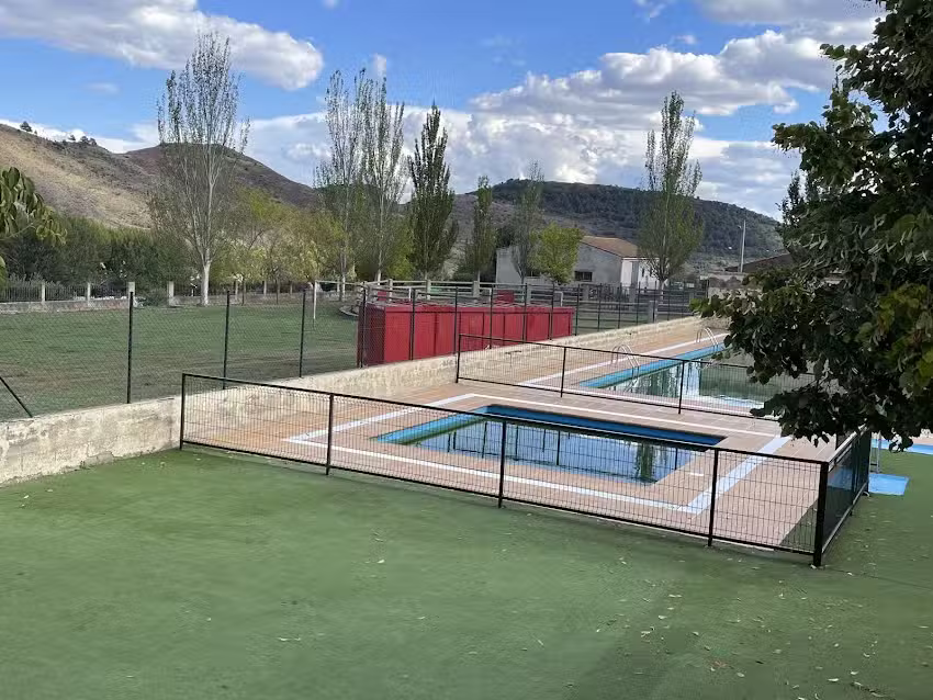 Centro Deportivo y Piscinas Municipales de Noguera de Albarrac&iacute;n