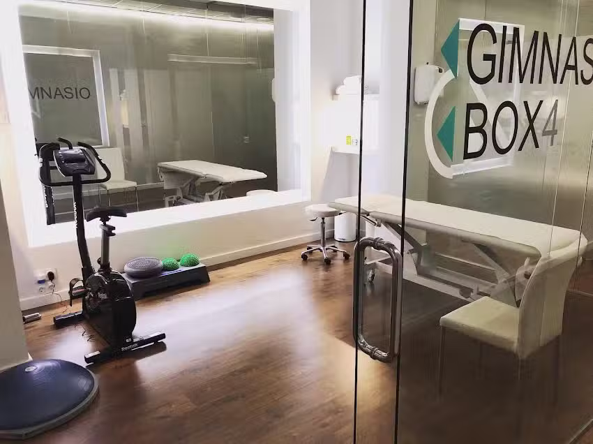 Clínica César Navarro