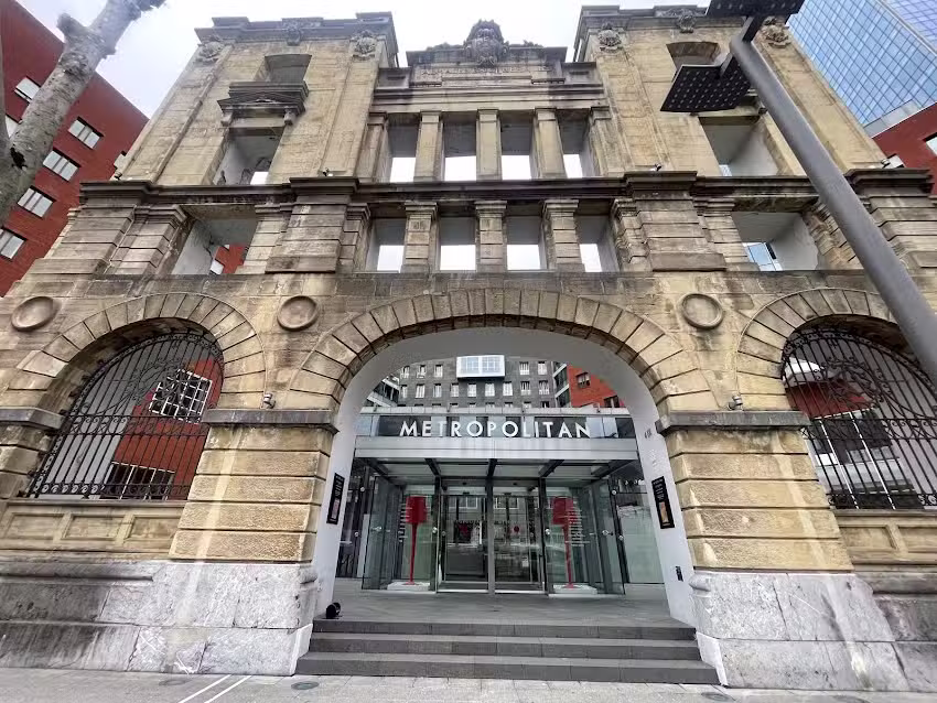 Club Metropolitan Isozaki