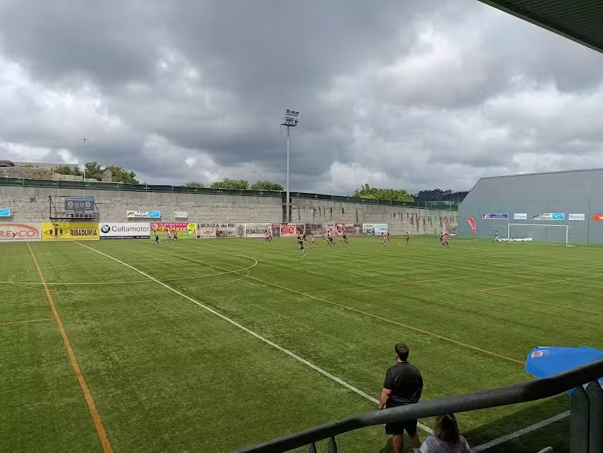Complejo Deportivo A Senra.Ribadumia
