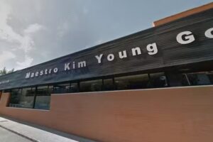 Complejo Deportivo Mejostilla: Kim Young-Goo