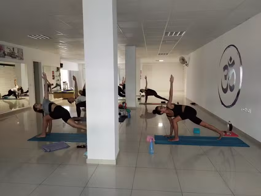 Cuerpo & Mente (centro de Yoga , Pilates…)