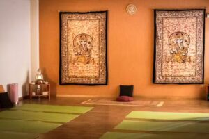 DHARANA Sant Boi · Centro de yoga, terapias y bienestar natural