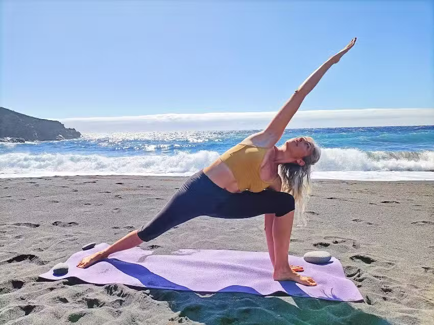 Elisa Pitzalis-Vinyasa Point-Yoga y Pilates