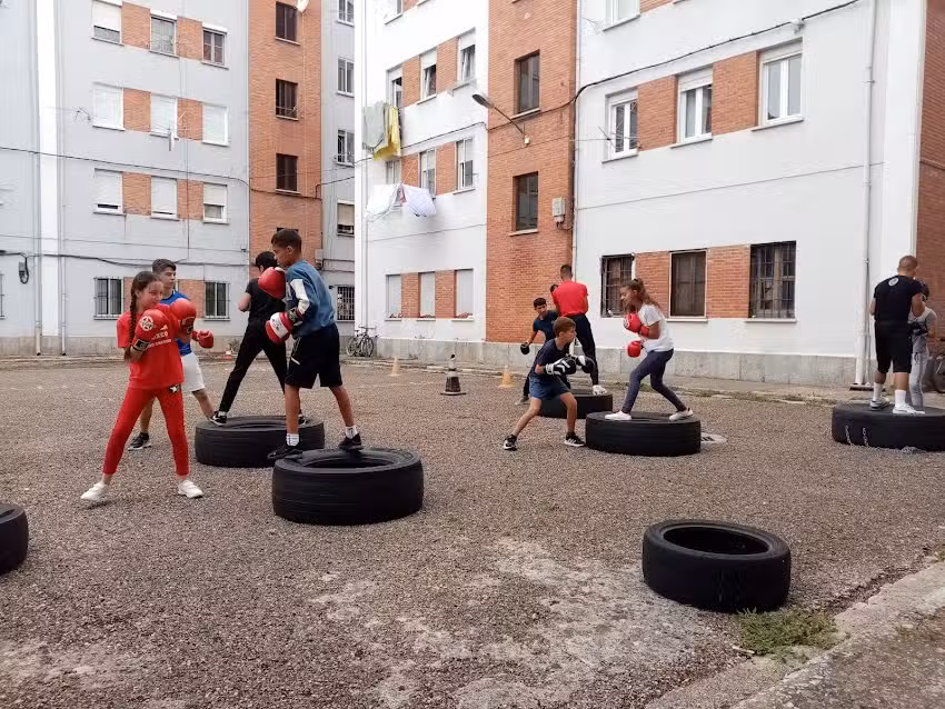 Escuela de Boxeo Saltando Charcos