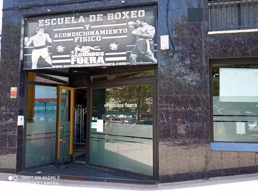 Escuela de Boxeo y acondicionamiento f&iacute;sico SEGUNDOSFUERA