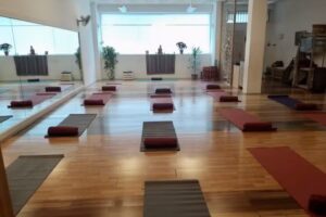 Escuela Internacional de Yoga – Manoli Muñoz