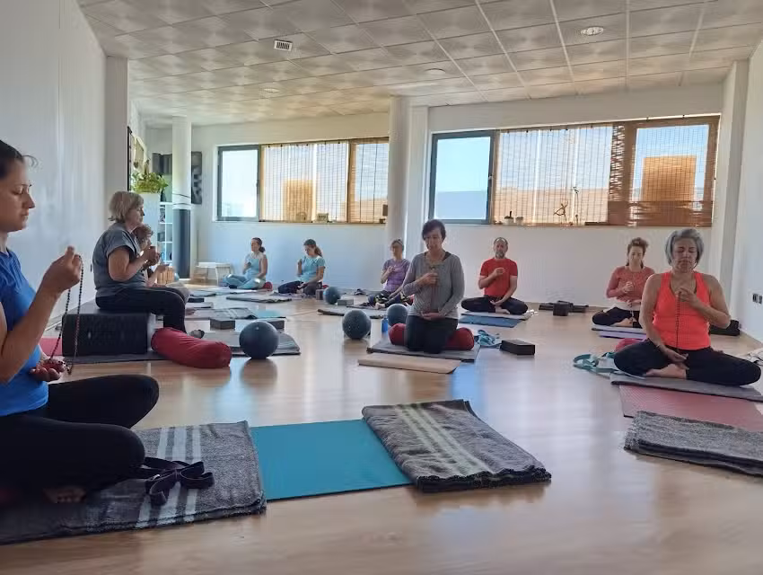 ESTUDIO SHIVASHAKTI YOGA & MOVIMIENTO CONSCIENTE.JEREZ