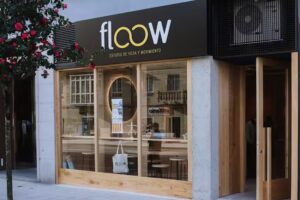 Flow estudio de yoga y movimiento