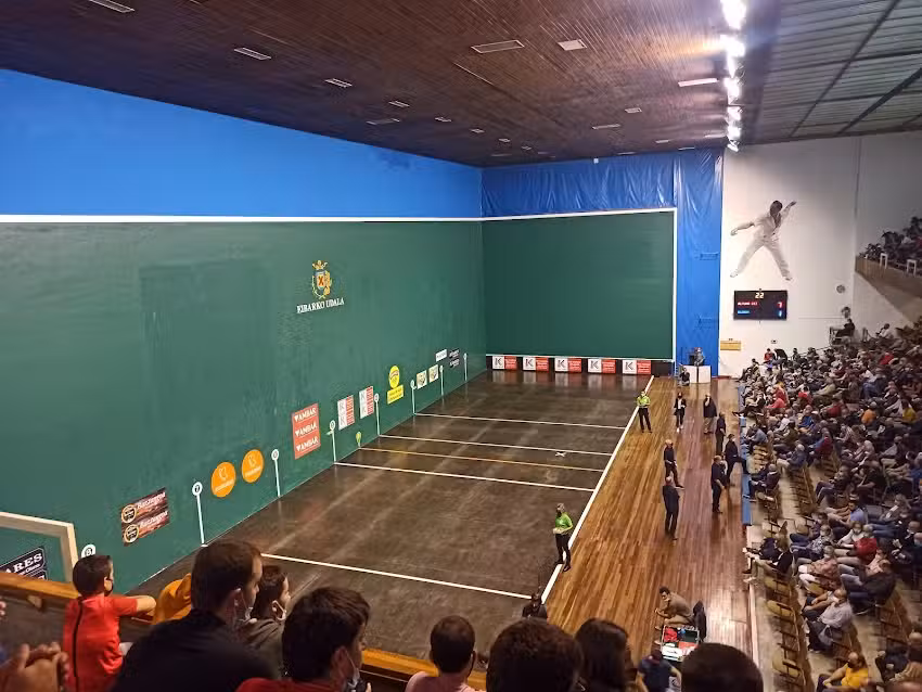 Fronton Astelena
