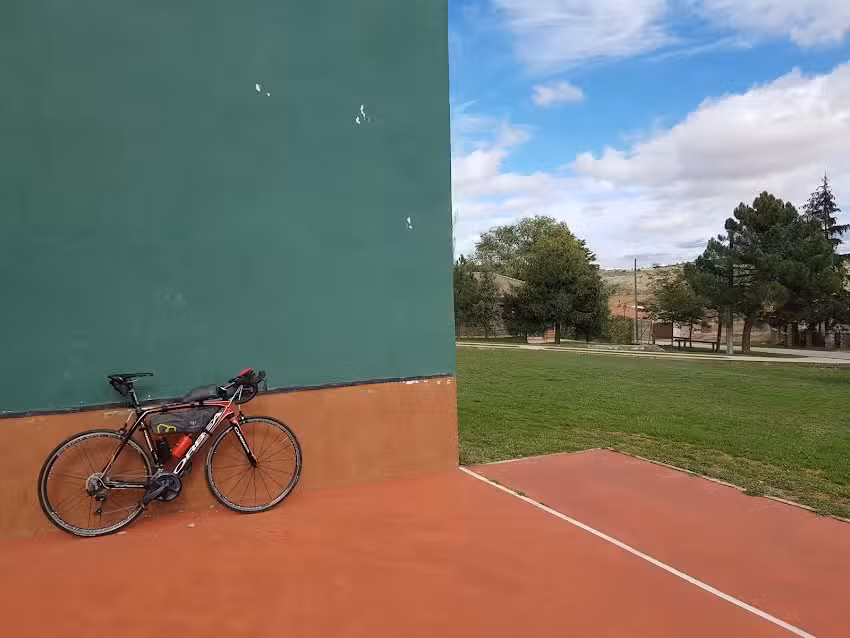 Front&oacute;n de Ciruelos del Pinar
