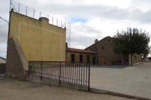 Frontón de los Llamosos