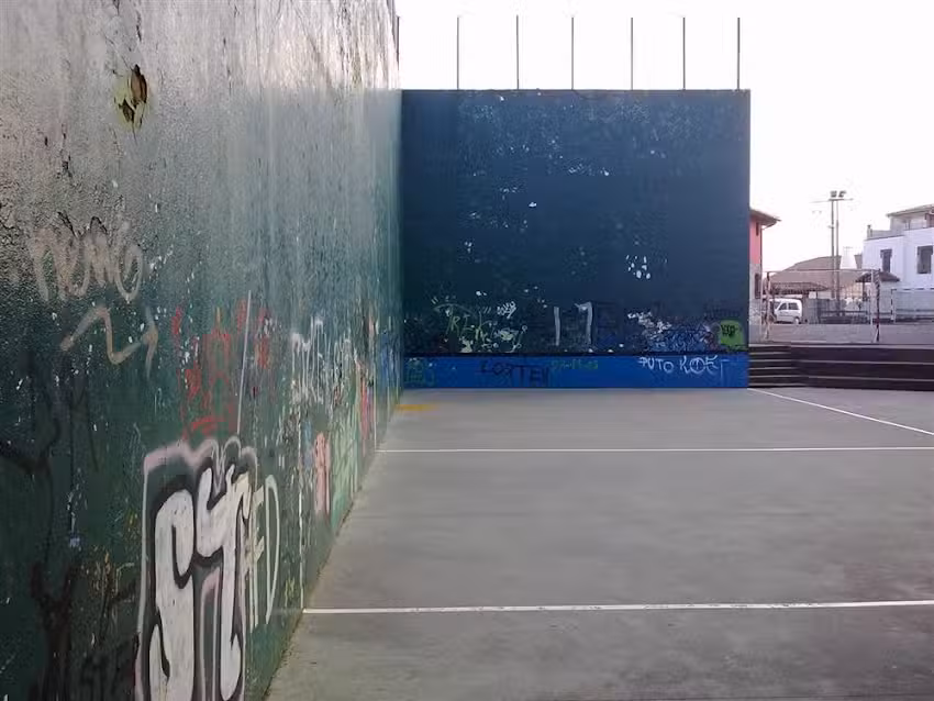 Fronton de Urioste