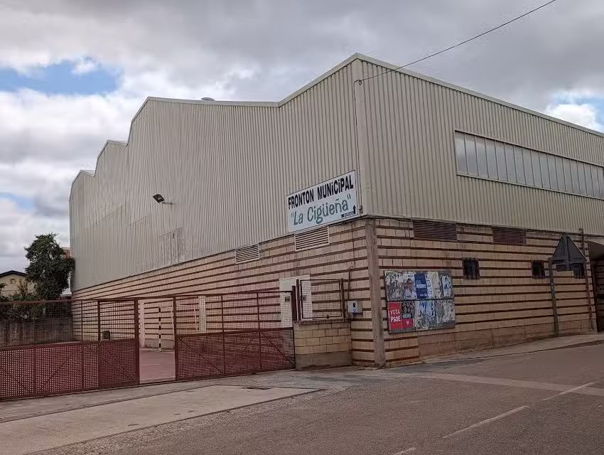 Front&oacute;n La Cig&uuml;e&ntilde;a