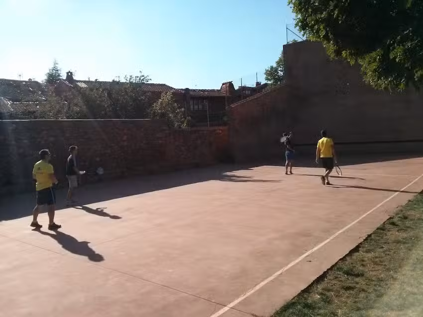 Front&oacute;n Madriguera