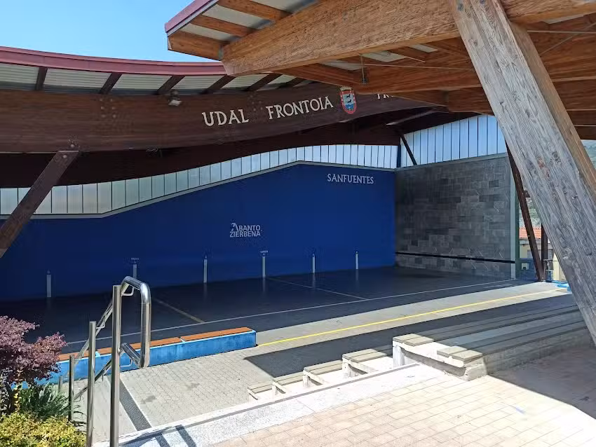 Frontón Sanfuentes Pilotalekua