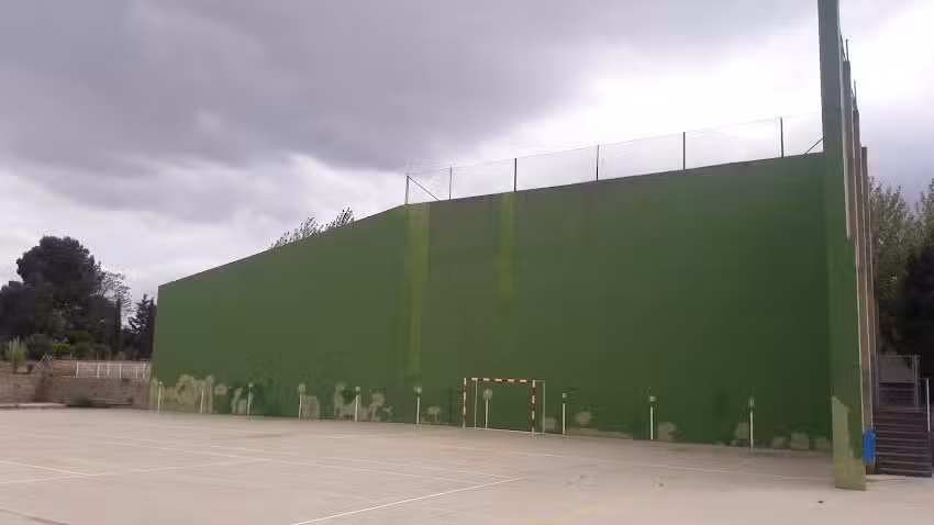 Fronton Y Zona Deportiva