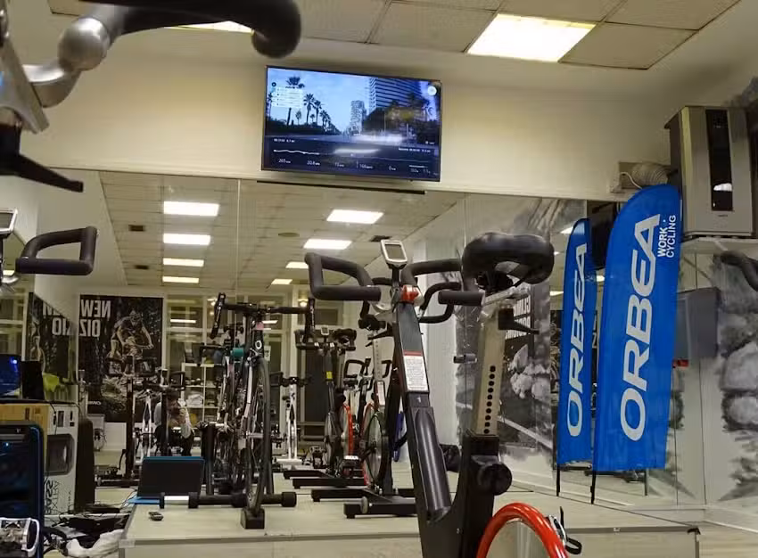 Gimnasio con Entrenamiento Personal &ndash; MUNDAIZ FIT