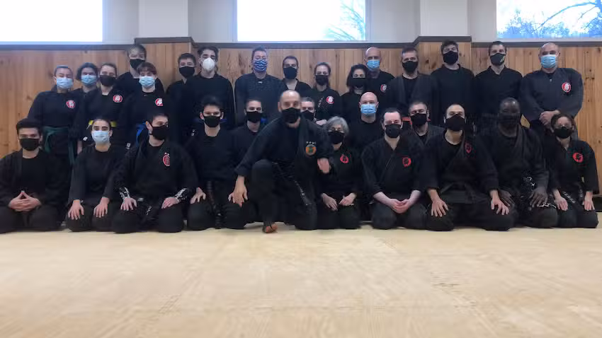 Gimnasio Cuervas-Mons