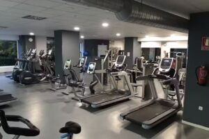 Gimnasio en Pozuelo de Alarcón / GET FIT