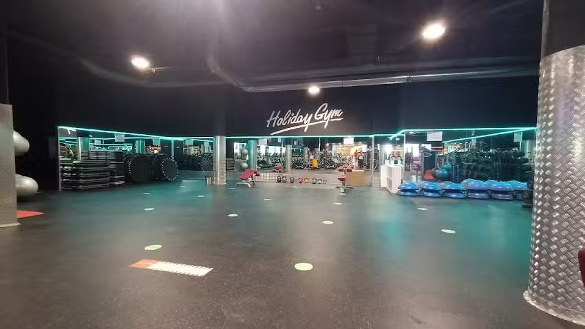 Gimnasio Holiday Gym Puerta de Alicante