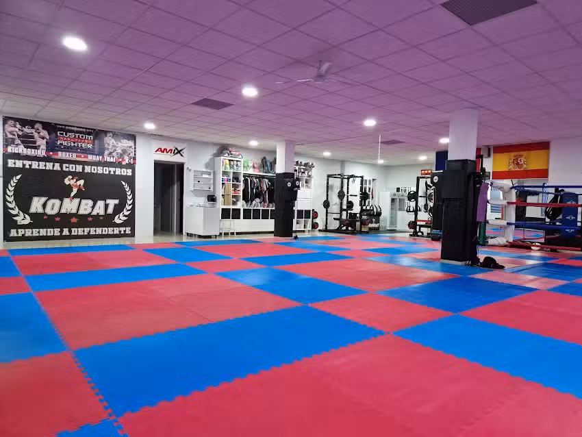 Gimnasio Kombat Almendralejo