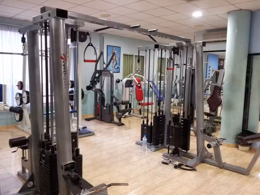 Gimnasio Manhattan Abarán