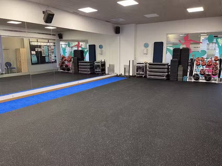 Gimnasio Senteb&eacute;