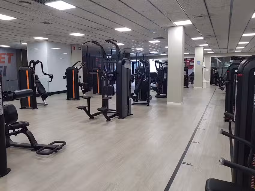 Gimnasio VivaGym Gl&ograve;ries