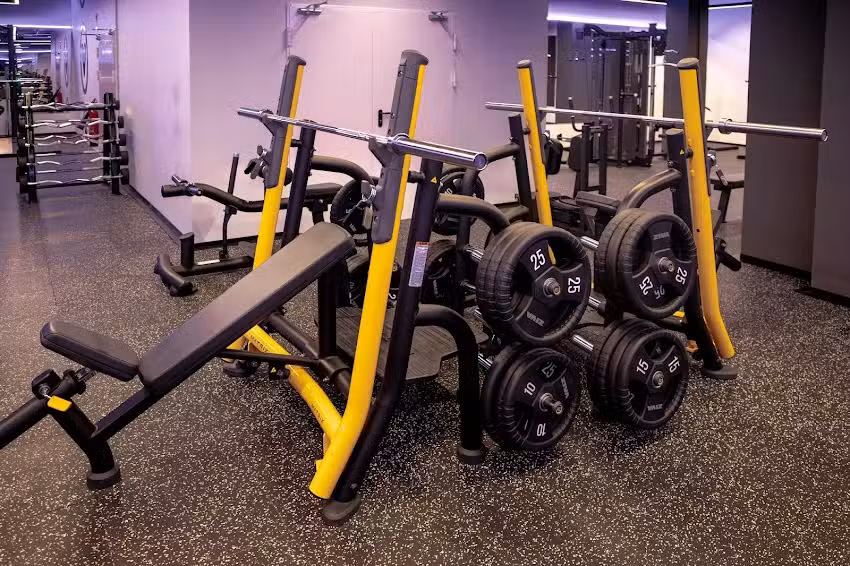 Gimnasio VivaGym Julián Camarillo