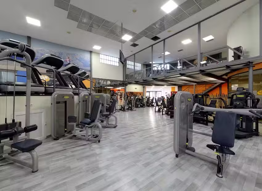 Gimnasio VivaGym Santa Ana