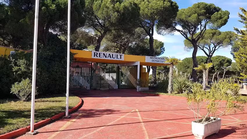 Grupo Empresa Renault (PISCINAS)