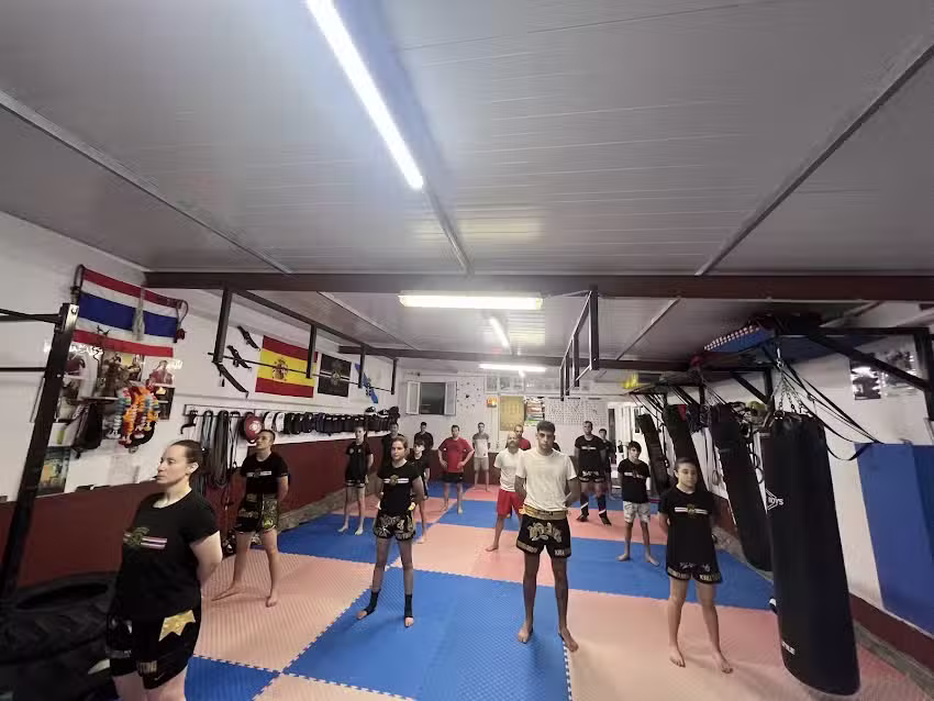 Hong Muay Thai Academy- HMTA