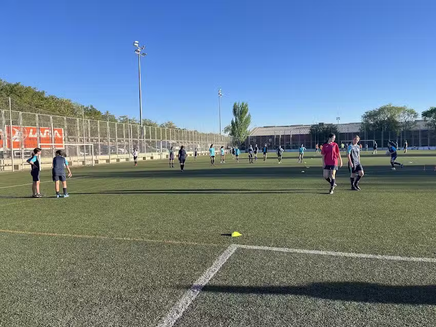 Instalación deportiva Básica Municipal Trece Rosas
