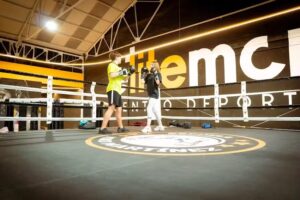 KIKO MARTINEZ ESCUELA BOXEO