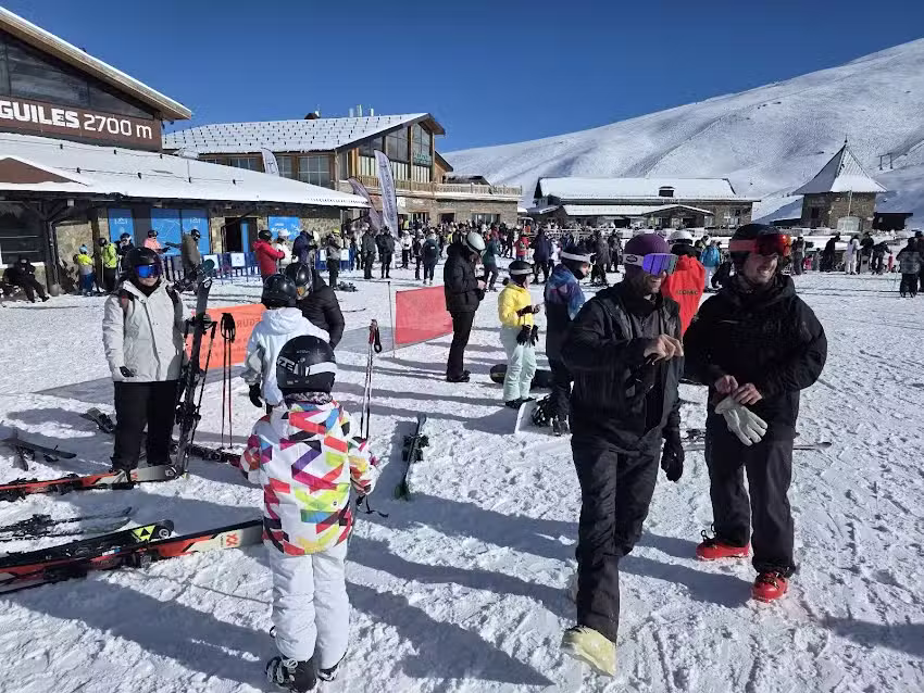 Las Góndolas Rental and School