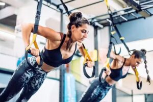 MABUNI: GIMNASIO CON PISCINA