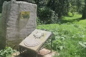 Monterroso igerilekua eta erreka